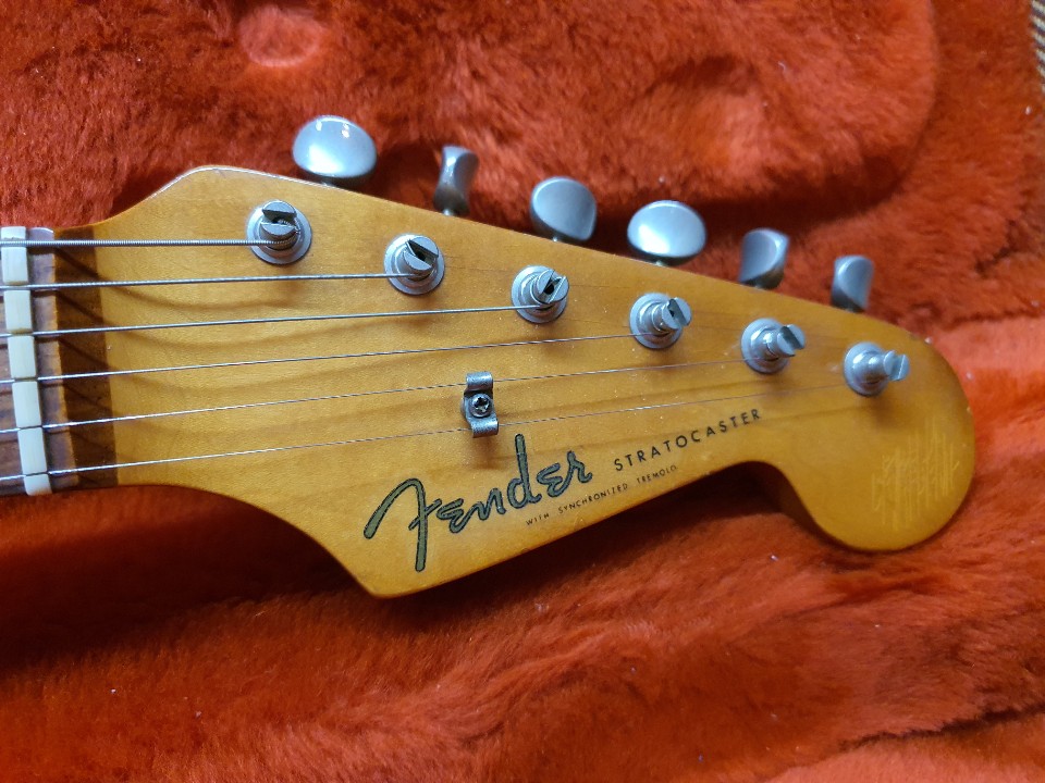 1988 Fender 62 Vintage Reissue_Corona