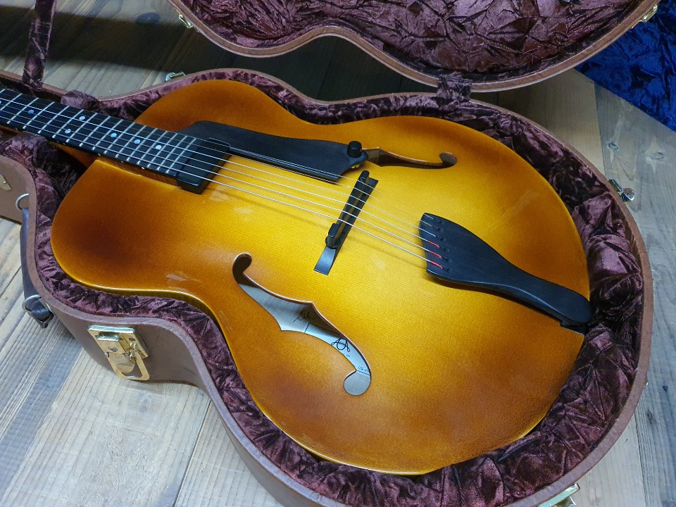 2006 American Archtop Dale Unger_American Collector